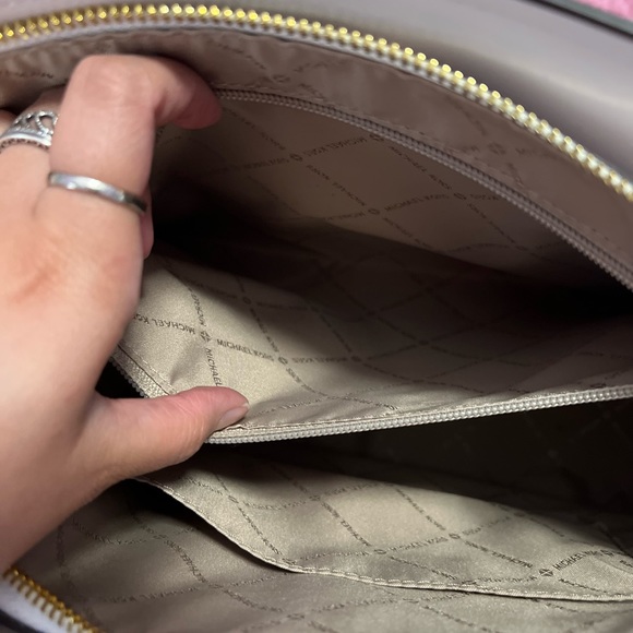 SOLD!!! Basically Brand NWOT Michael Kors Handbag & Wallet bundle - Picture 4 of 16